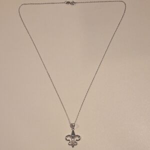 Elegant Sterling Silver Fleur-de-Lis Pendant Necklace
